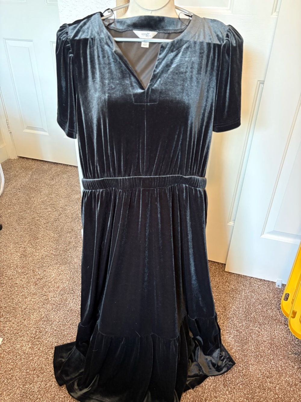 Terra & Sky Black Velvet V-Neck Maxi Dress